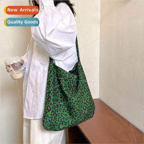 Retro fashion shoulder bag 2023 new large-capacity simple To