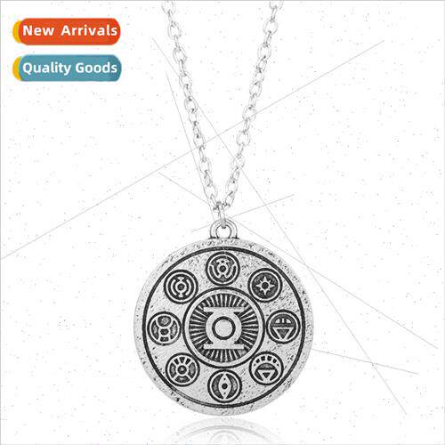 New Vintage Green Lantern  Pendant Necklace with Jewelry