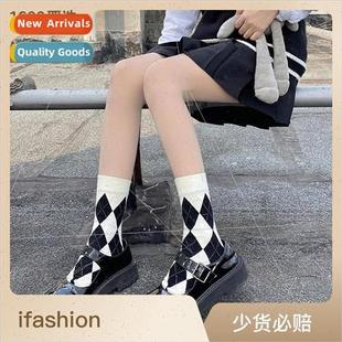diamond plaid mid and calf white female Black socks