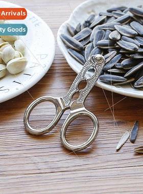 Peeling melon seeds artifacts open melon seeds sheller clip