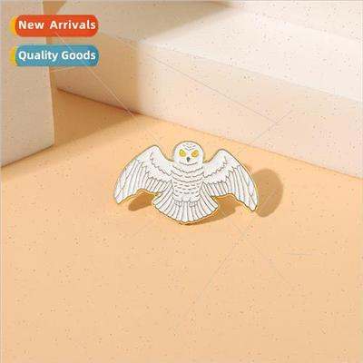 Movie novel  pin plating metal badge owl delivery letter adm
