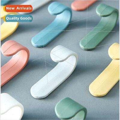 Scandinavian  wall-mounted adhesive coat hooks 适用 home use