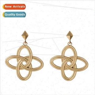 Game crash 3 earrings by fire moth thirteen Ying e Meibius