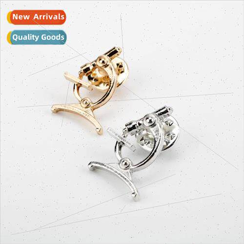 Creative Microscope Brooch Medical Equipment Metal Badge Clo