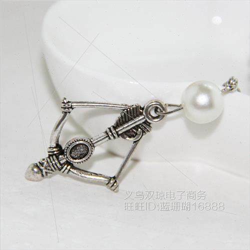 new the hunger games the hunger games bow and arrow necklace