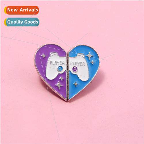 Cartoon love splicing couple  game console handle brooch sim