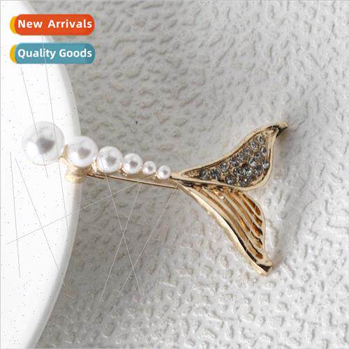 Koreas new womens high-grade lovely mermaid diamond brooch c