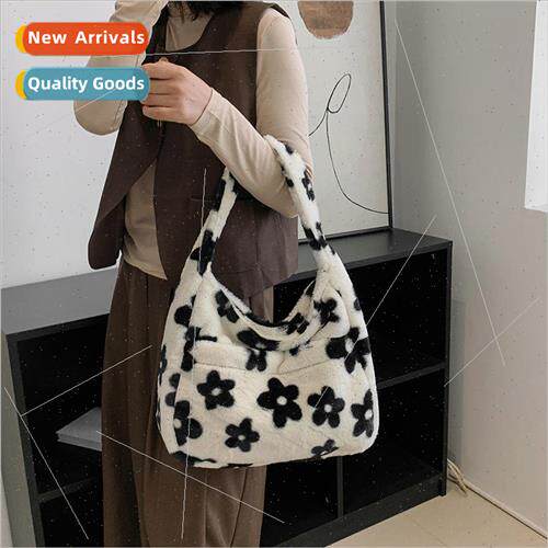 2022 new plush fall and winter shoulder bag small flower fre