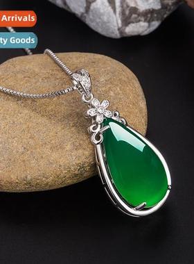 Ethnic style five petals green chalcedy pendant female retro