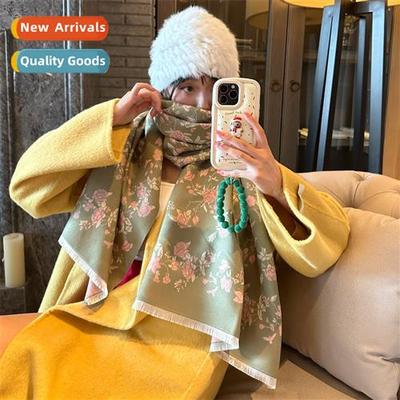 Elegant celebry winter wild warm neck senior   small flowers