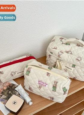 Ins wind bear rabb rabb makeup bag large capacy statiery org