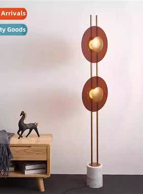 Simple modern Scinavian persaly creative art er living room