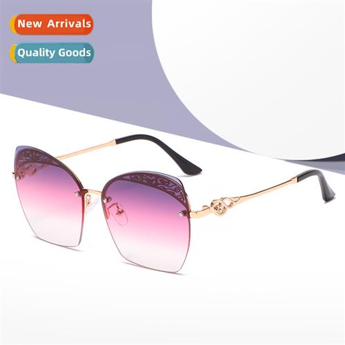Metal patterned frame diamd cut edge irregular sunglasses wo