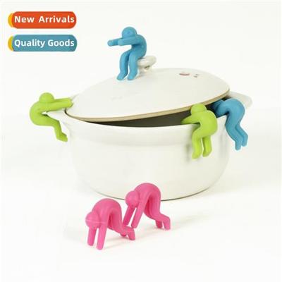 Creative lifting pot lid overflow preventer heightener soup