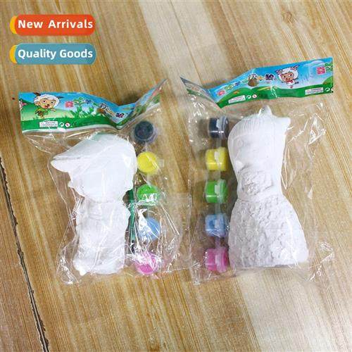 Plaster doll color painting graffi dyeing watercolor tracing