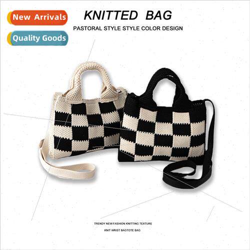 New Women Weaving Checkerboard Grandma Wind Square Handle Cr