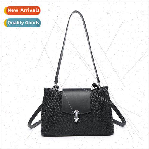Premium sense splicing woven pattern shoulder bag fashion un