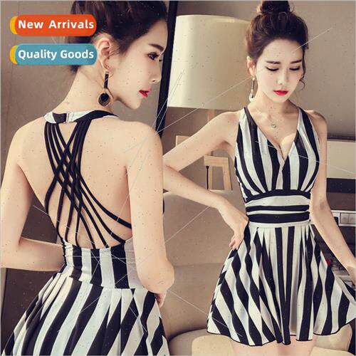 Swimsu female black and whe striped one-piece dress wh bra p