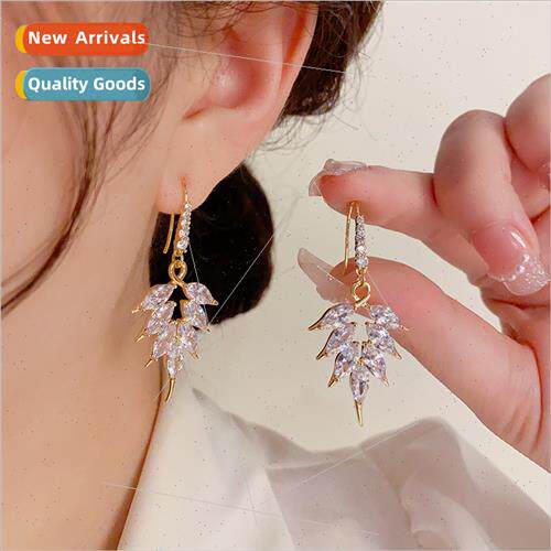 Korea exquise fashion long zirconia leaf ear hooks niche cel