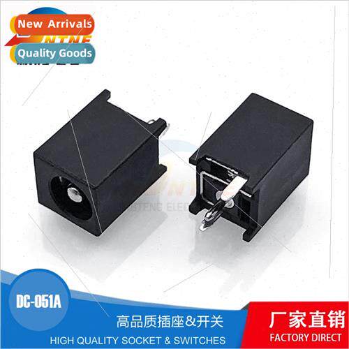 Vertical laptop socket DC charging cradle high current femal