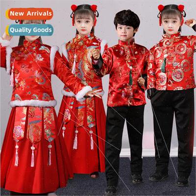 Girls Chinese dress to pay homage to the New Year clothing f