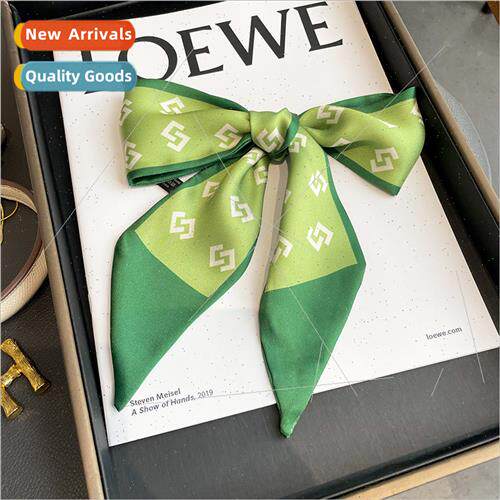 Spring Autumn new geometric pattern fashion collarbone decor