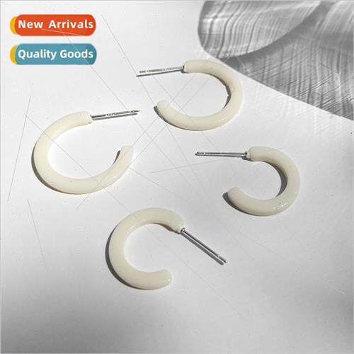 Korea cold wind resin C-shaped earrings fashion simple S925