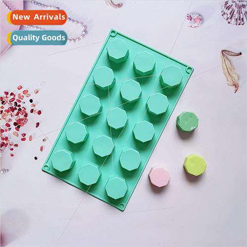 15 Series 8-sided Column 72 Chocolate Cake licone Mold Candy