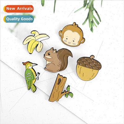 Model Creative cartoon squirrels woodpeckers bananas exquise