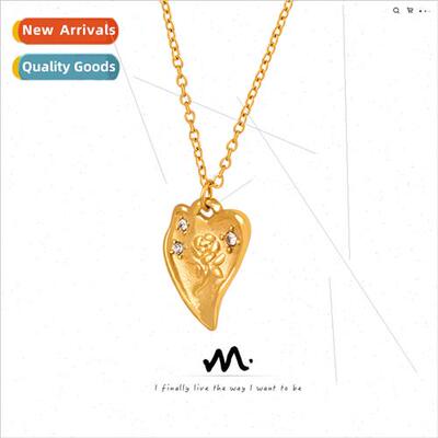 New niche gold-plated colorless love heart pendant collarbon