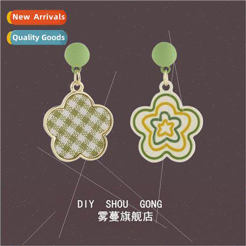 Moriri green checkered flowers silver pin earrings 2022 summ