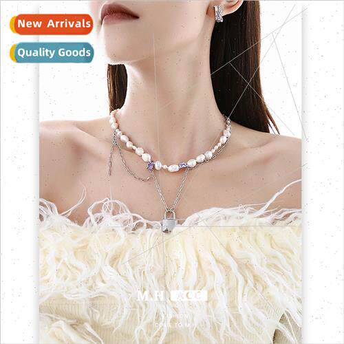 Natural Pearl Lock Pendant Necklace Women che Chain Celebry