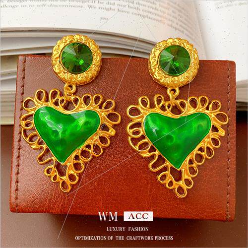 Earrings silver pin wh diamonds green heart metal earrings v