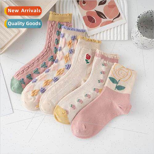 Retro three-dimensional embossed flowers mid-calf womens soc