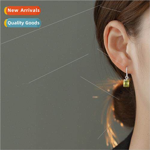 Copper gold-plated retro simple olive green real zirconia ea