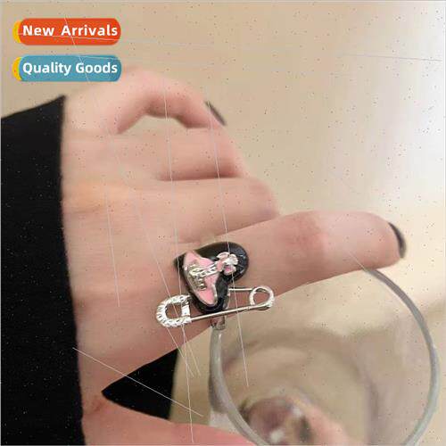 West Dowager Pink Black Clashing Color Heart Ring che Tender