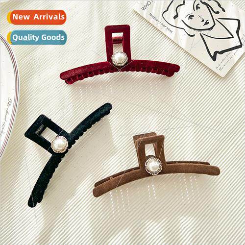 Advanced sense retro pearl velvet hair claw autumn winter te