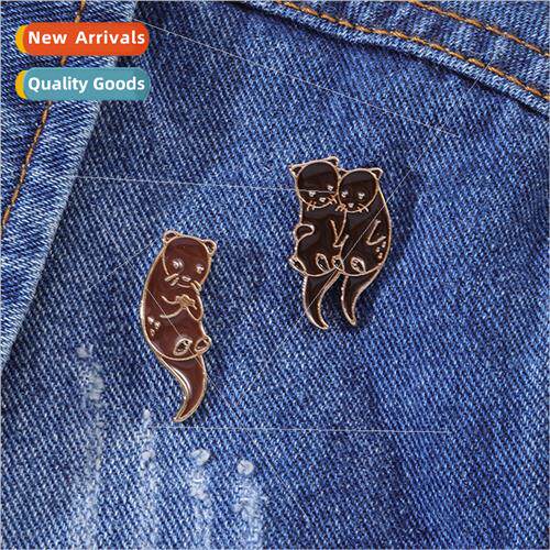 Bear brooch cute cartoon cute small animal alloy oil drop me