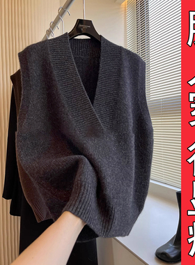 灰色高级感V领针织马甲女秋冬加大码胖mm叠穿巨显瘦坎肩背心上衣