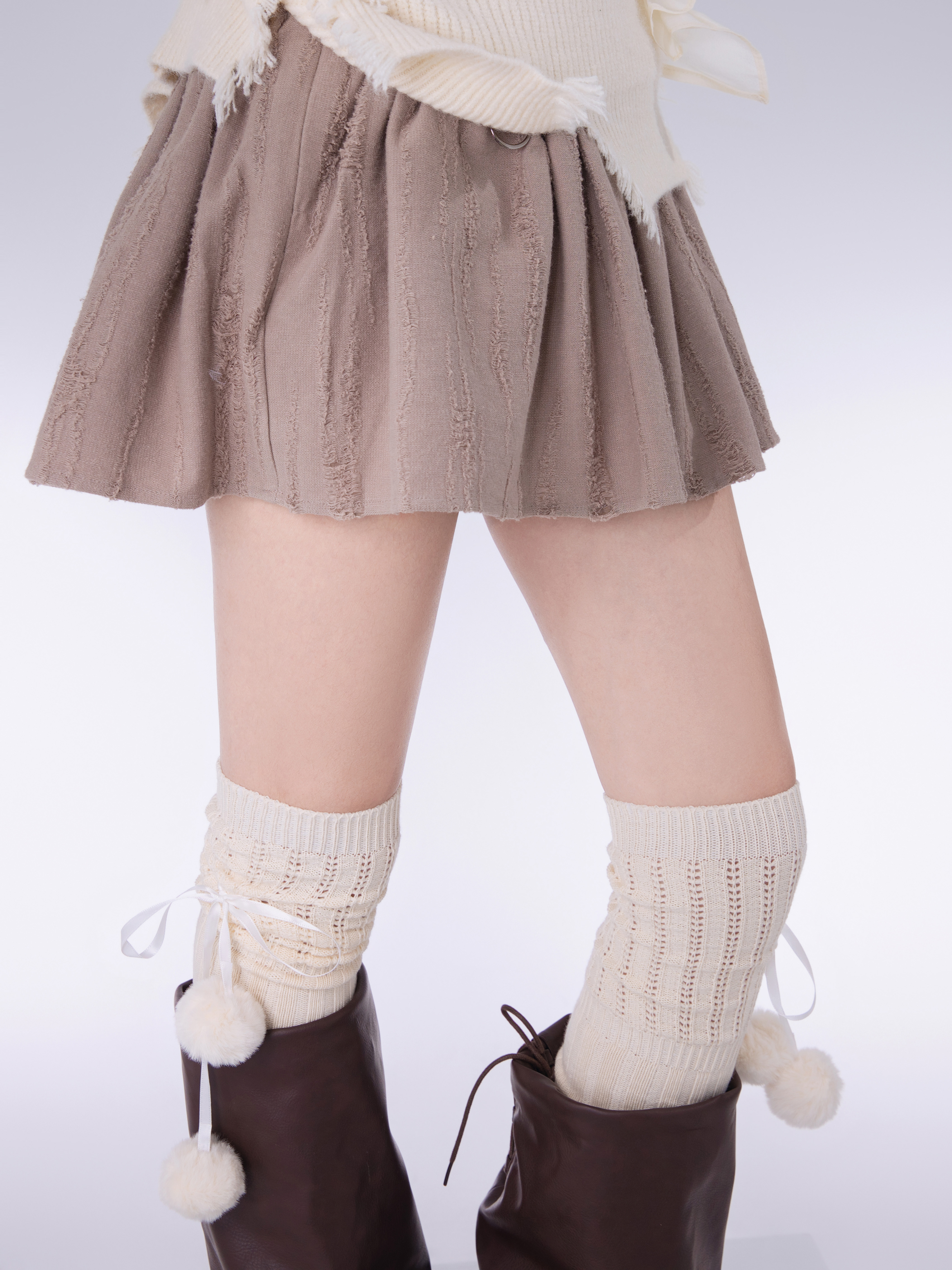 竖纹显瘦长筒毛球过膝袜