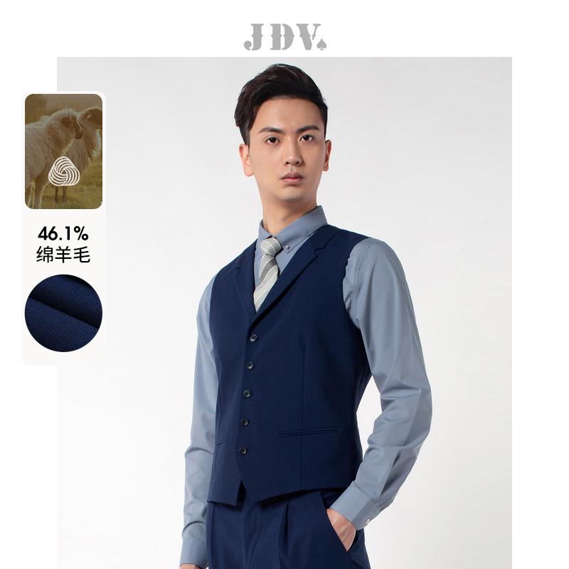 里布拼接不显臃肿 单嵌一字袋 金属袢点缀