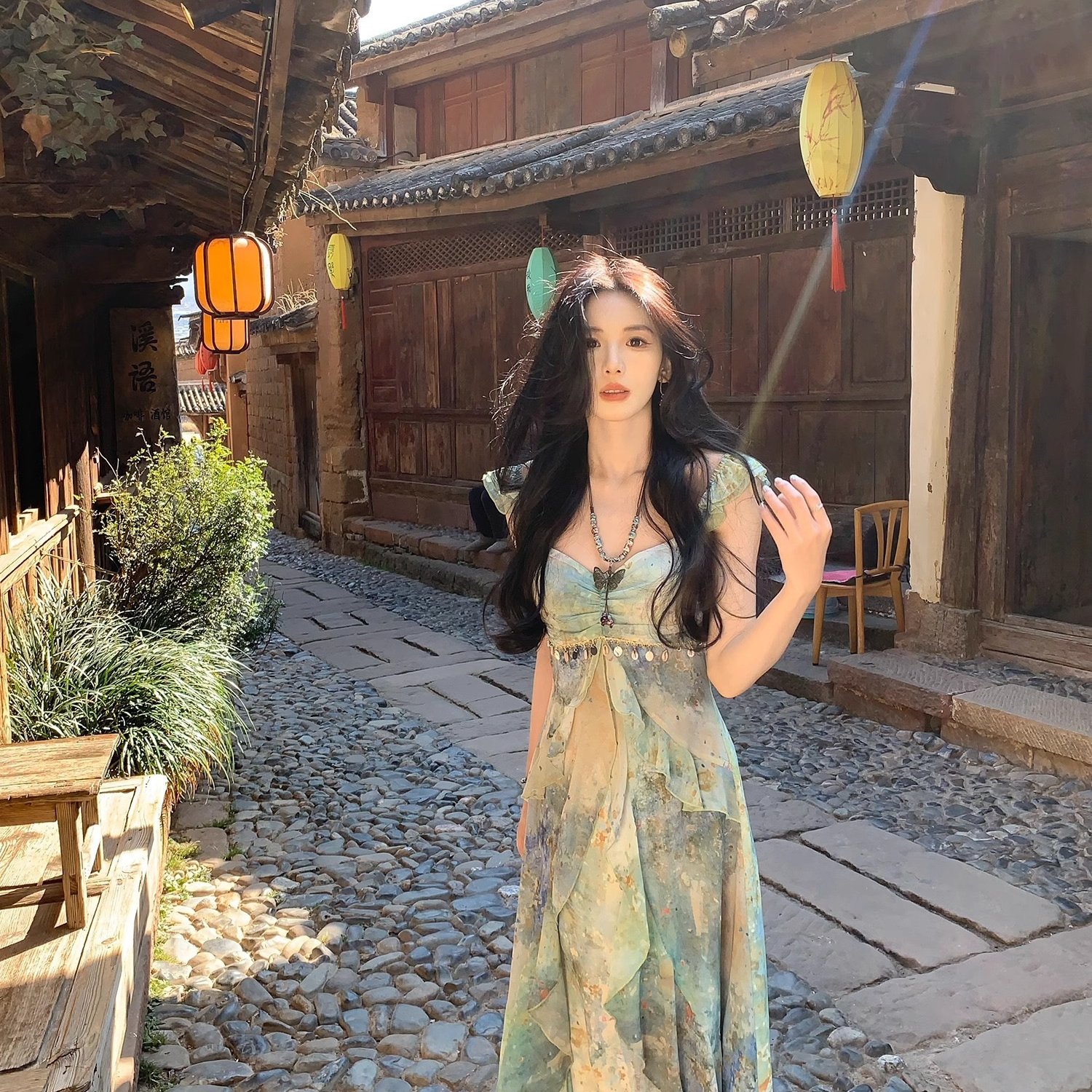 一颗甜桃yikett林间浮夏吊带气质连衣裙印花显瘦长裙