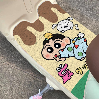 蜡笔小新卡通爱玛小刀电动车通用脚踏垫子丝圈自裁防水防滑脚垫