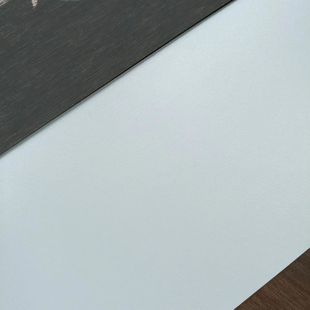 白色光面HPL耐火板1mm防火皮装饰板材贴面防火板橱柜展示柜饰面