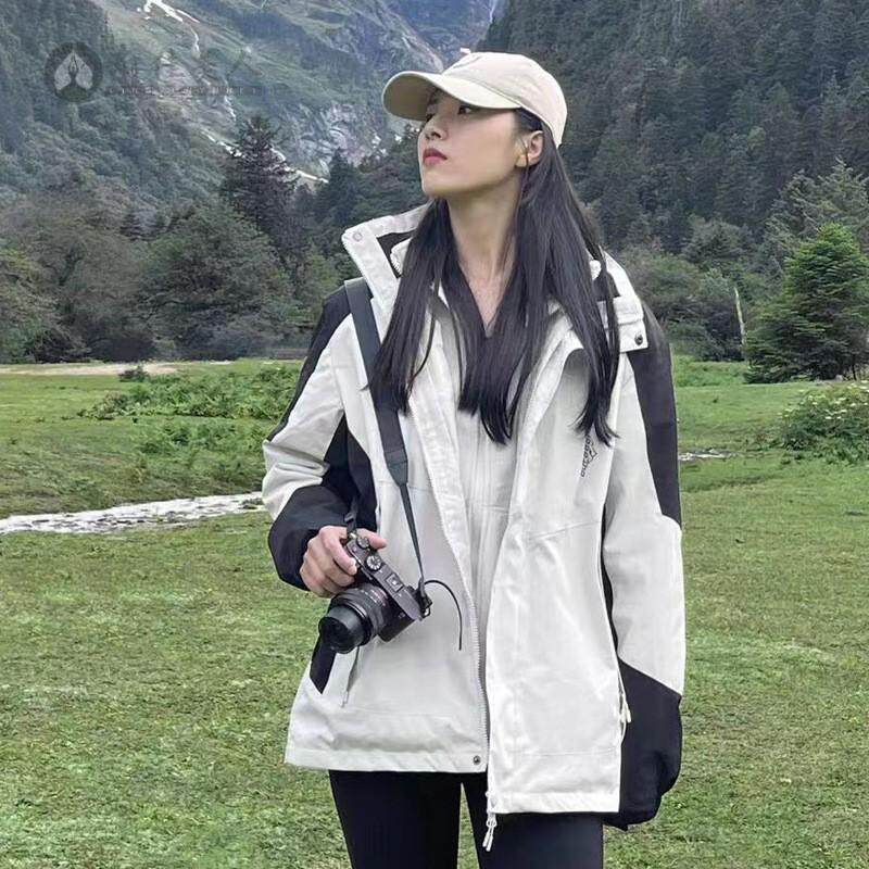户外冲锋衣女款三合一可拆卸风衣情侣款抓绒衣内胆登山服外套男士