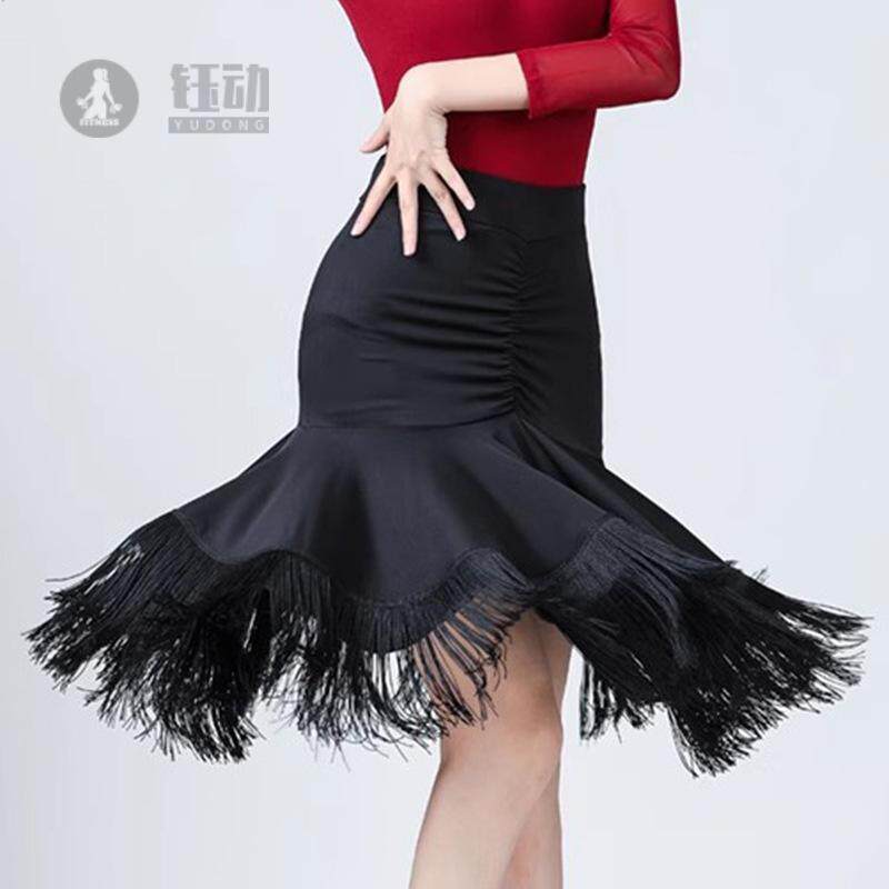 拉丁舞半身裙新款成人女下装演出加密流苏拼接鱼骨表演大摆短裙