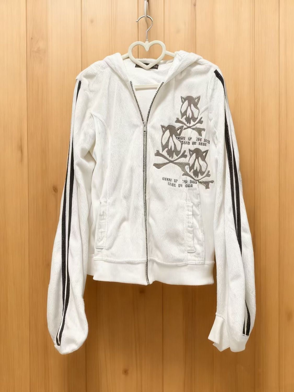 辣妹亚文化撞色条纹骷髅狸猫刺绣运动服女早秋设计感条纹挂件外套