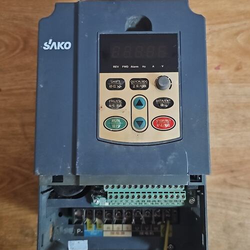 SAKO三科变频器SKI600-4D0G/5D5P-4 38议价