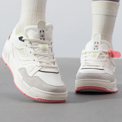 特步板鞋女鞋2025春季新款运动鞋低帮休闲鞋轻便百搭学生鞋时尚