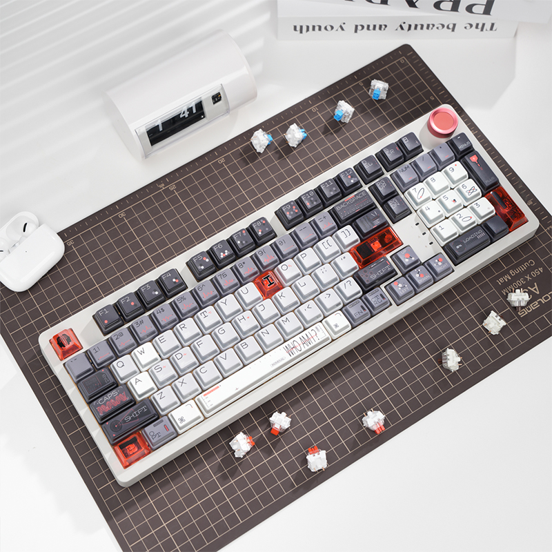 SKN青龙三模机械键盘RGB游戏